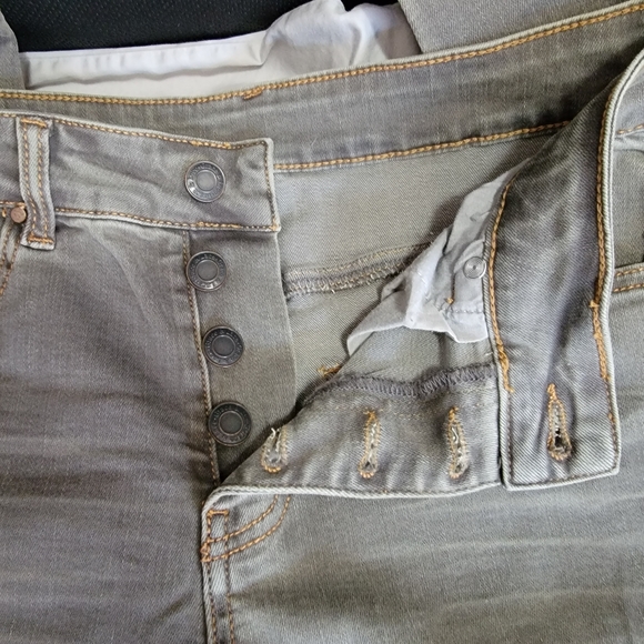 NWOT Grace & Lace grey/faded black jeans. Button fly. Size 6. - Picture 4 of 6